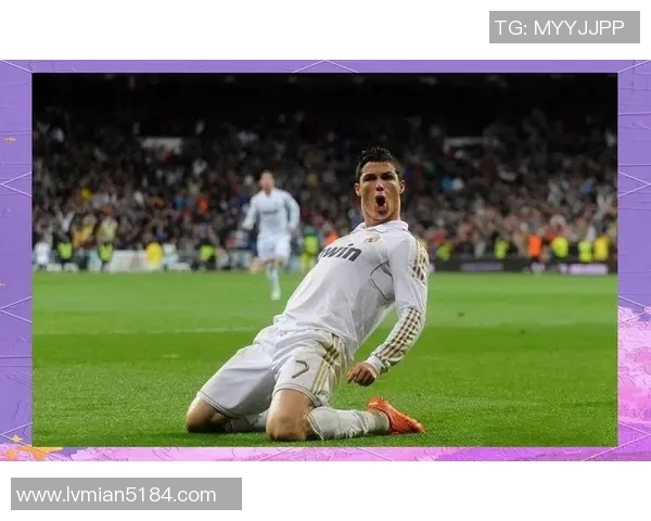 足球历史上那些闪耀的明星球员及其传奇故事回顾