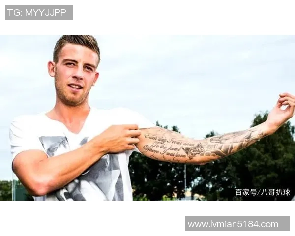 足球明星们独特纹身图案解析与背后故事分享